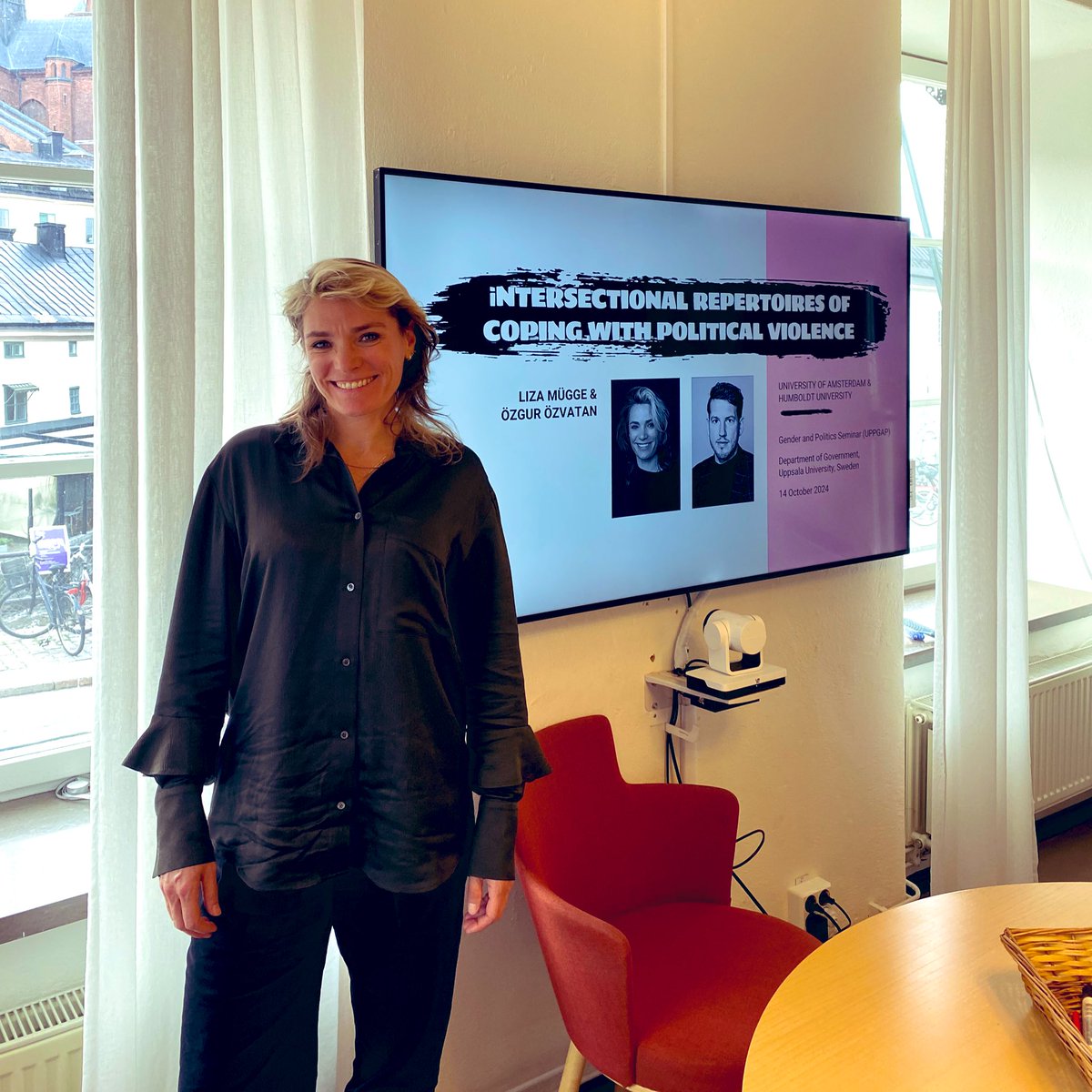 UPPGAP - Uppsala Gender and Politics (@uppgap) on Twitter photo On Monday, UPPGAP welcomed <a href="/LizaMugge/">Liza Mügge</a> who presented her important work on intersectional repertoires for coping with political violence, co-authored with <a href="/OzgurOzvatan/">Özgür Özvatan</a>. On Monday, UPPGAP welcomed <a href="/LizaMugge/">Liza Mügge</a> who presented her important work on intersectional repertoires for coping with political violence, co-authored with <a href="/OzgurOzvatan/">Özgür Özvatan</a>.
