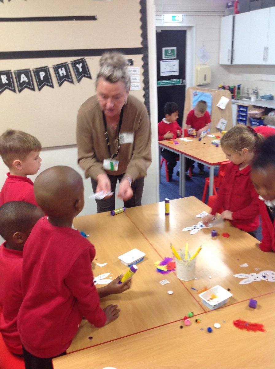 📚 We had our first visit from Rawmarsh Library Service this week. We enjoyed listening to a new story, and then crafting our own character from the story. Well done Year 1!
 
Read the full story here 👉 buff.ly/4dTzphe