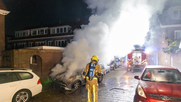 Auto in brand op Saturnusstraat in Haarlem