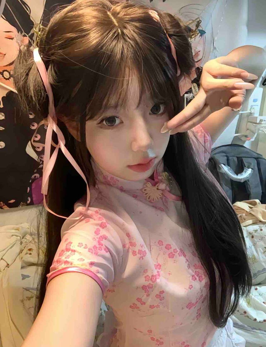 vc3470's tweet photo. 郑州东大学生在校学生
极品cos萝莉 中华娘 二次元
Age：18    Height：166cm  Cheat:G  Weight：44kg  猫系女友，极品甜妹  萌感十足 只和素质哥哥cc
🉑六九  舌吻 ＃郑州 https://t.co/aWYmLhpidf