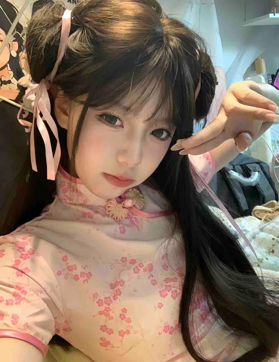 vc3470's tweet photo. 郑州东大学生在校学生
极品cos萝莉 中华娘 二次元
Age：18    Height：166cm  Cheat:G  Weight：44kg  猫系女友，极品甜妹  萌感十足 只和素质哥哥cc
🉑六九  舌吻 ＃郑州 https://t.co/aWYmLhpidf