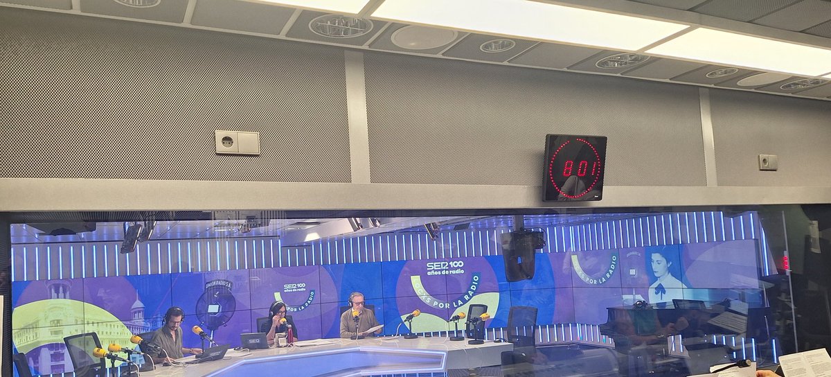 Esther Bazán tweet media