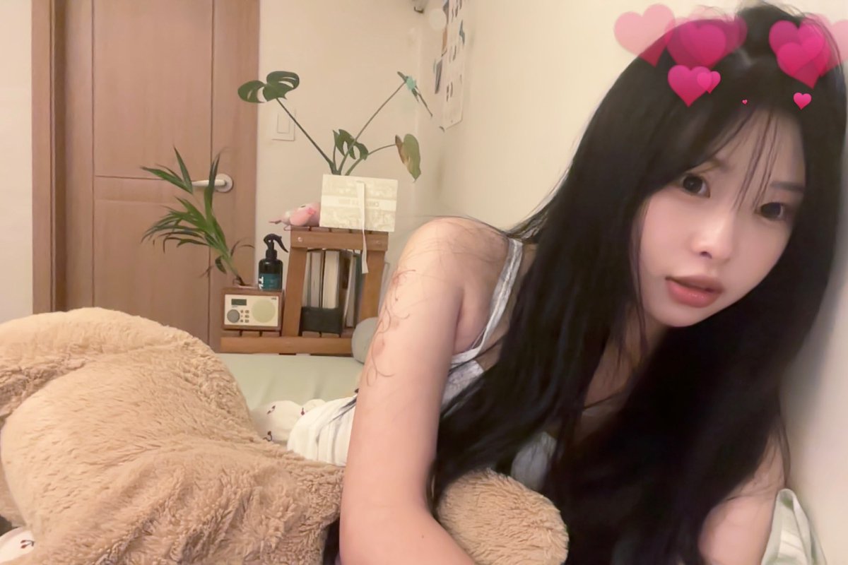 지지 (@happyzeezee) on Twitter photo 