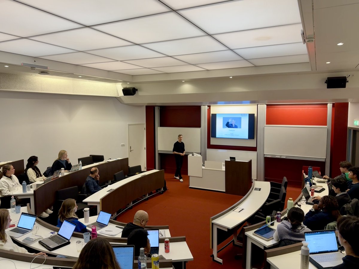 patrickamello's tweet image. Thanks @cvonsoest @GIGA_Institute for coming to @VUamsterdam for an inspiring lecture on #sanctions within our LLM program &quot;Law and Politics of International Security&quot; #LPIS!