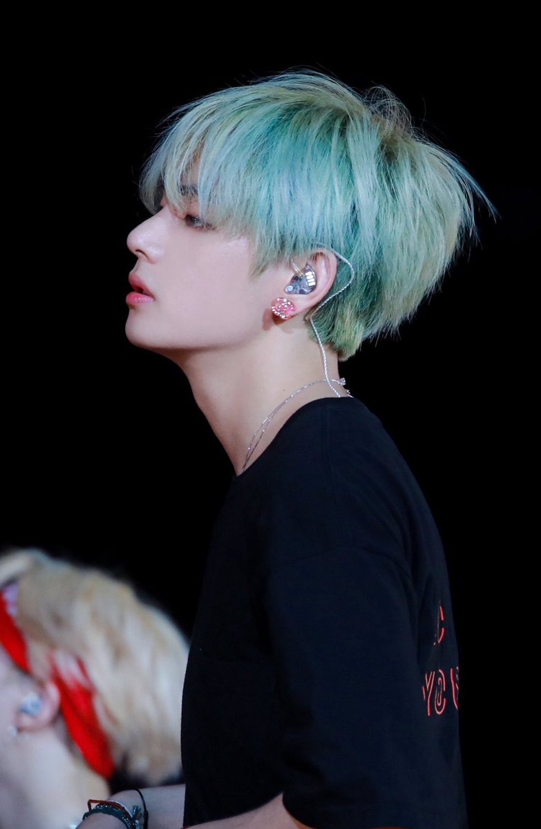 kircicekhanimm's tweet photo. I vote #V for #2024MAMAVOTE https://t.co/E0YT26ttXh