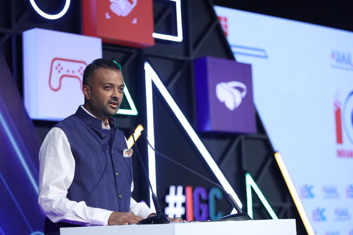 FIFS_Official's tweet image. 🇮🇳 India's edge in #gaming? Our storytelling prowess! 📚✨
“Gaming is near an intersection of tech and creativity. It's the frontier of storytelling and entertainment, and Indians have always been good at it.”
~ Harsh Jain, President FIFS, IAMAI Chairperson, Co-founder &amp;amp; CEO,