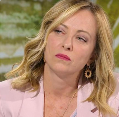 Ieri partiti per l'Albania 16 migranti
Ieri arrivati a Lampedusa 960 migranti
Sipario ....😡