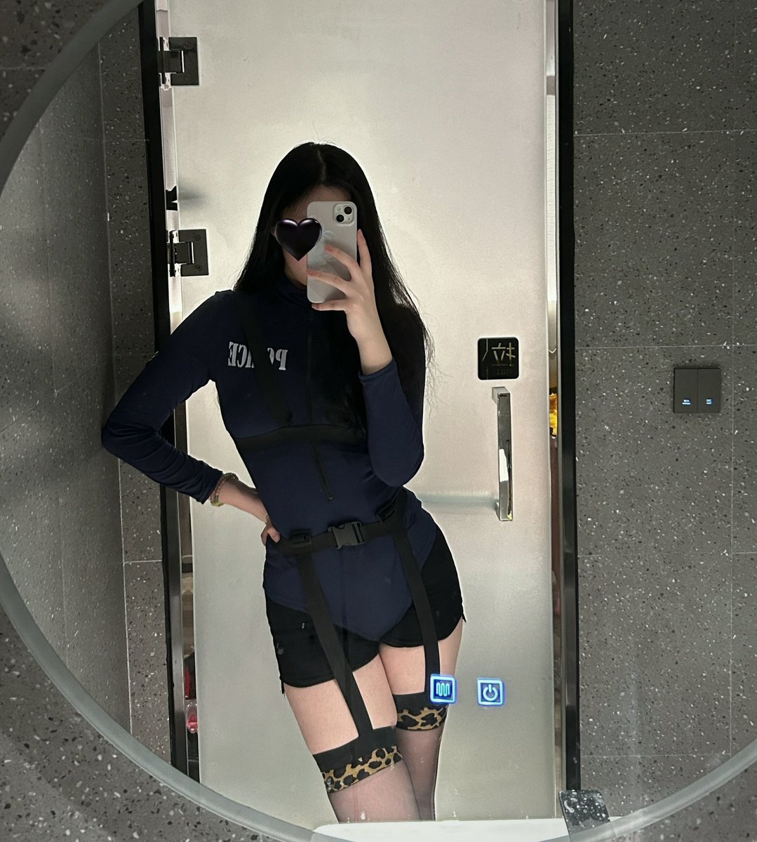 "今天领导又找我谈心，他的目光好深邃。" https://t.co/rXJqGvZsRd