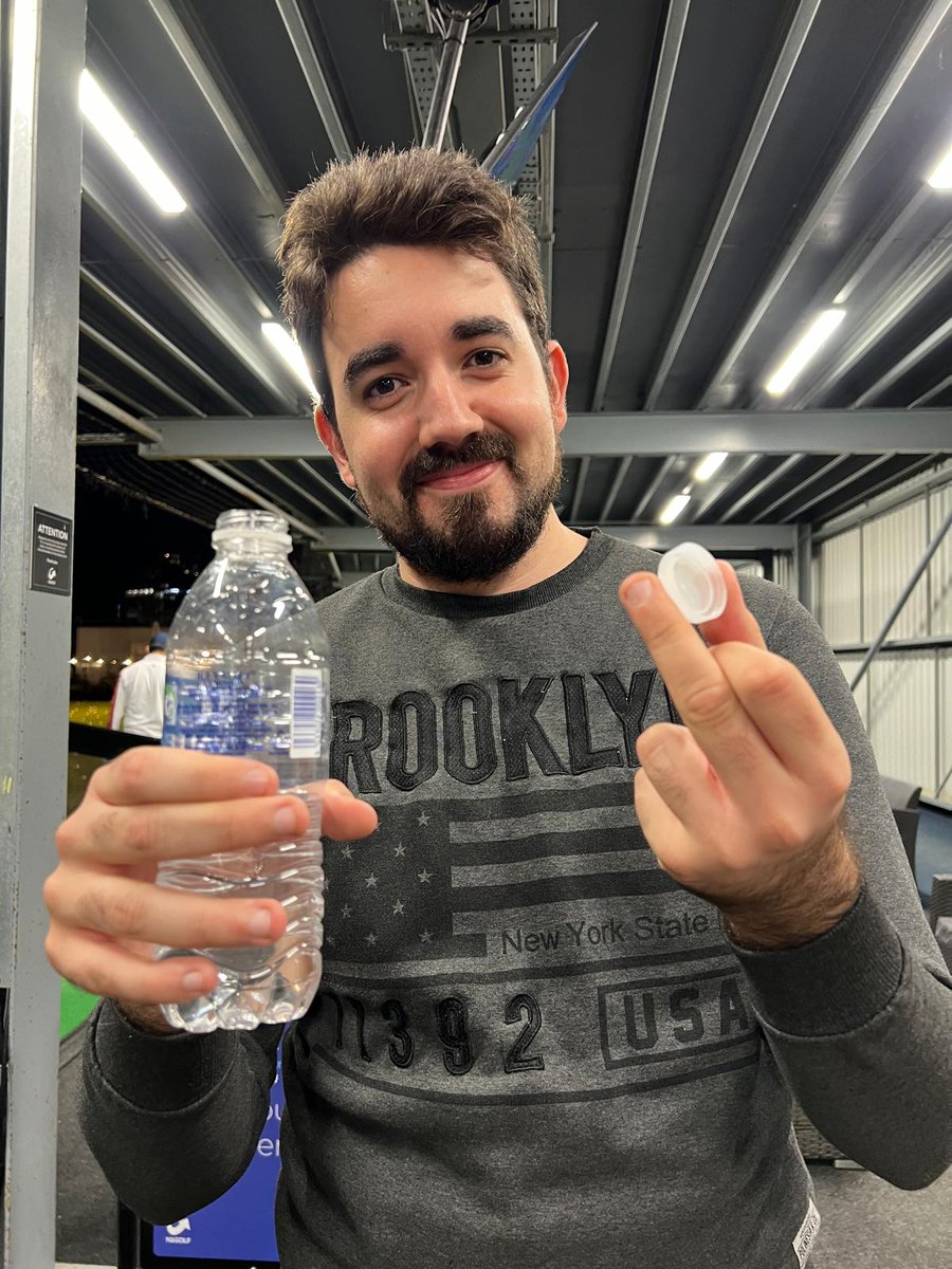 ysanchezoficial's tweet image. Cómo tiene que estar el mundo cuando lo que más me sorprende de Inglaterra es el puto taponcito