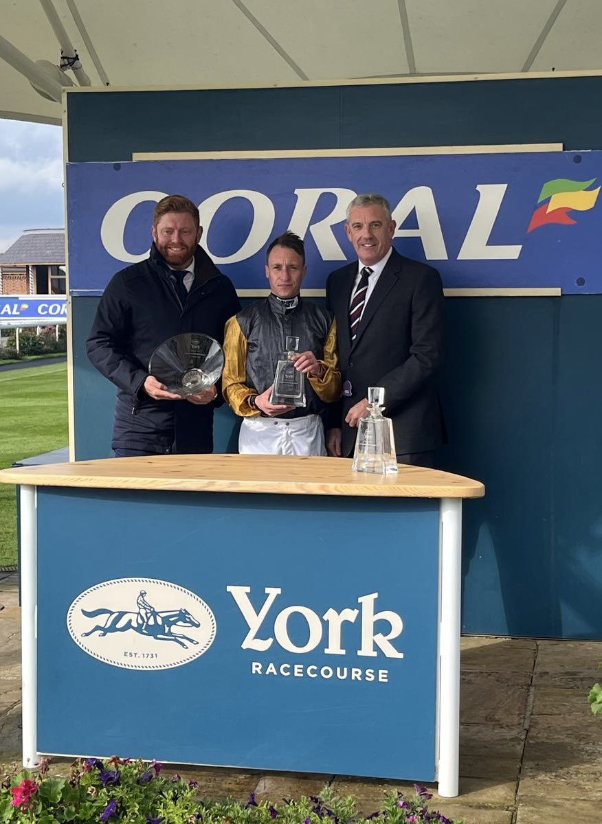 Jonny Bairstow (@jbairstow21) on Twitter photo What a day!
A winner <a href="/yorkracecourse/">York Racecourse</a> for
The Bronte Collection on Saturday. Special day out with some great friends ๐๐ป What a day!
A winner <a href="/yorkracecourse/">York Racecourse</a> for
The Bronte Collection on Saturday. Special day out with some great friends ๐๐ป