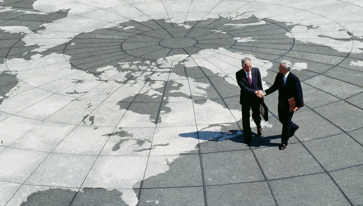 AFSP (@afspinfos) on Twitter photo Les 100 nouveaux penseurs et experts des relations internationales (et quelques experts plus habituels)
👉 la sélection de <a href="/franceculture/">France Culture</a> à découvrir ici : radiofrance.fr/franceculture/…
Avec de nombreux politistes et membres de l'AFSP👌 Les 100 nouveaux penseurs et experts des relations internationales (et quelques experts plus habituels)
👉 la sélection de <a href="/franceculture/">France Culture</a> à découvrir ici : radiofrance.fr/franceculture/…
Avec de nombreux politistes et membres de l'AFSP👌