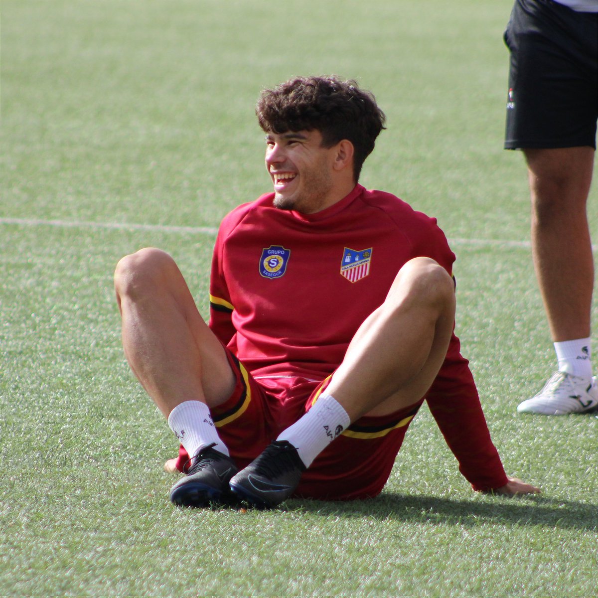 ¡Buenos días rojiblancos 😁!

Mañana volvemos al trabajo para seguir preparando el #NavalcarneroTenerifeB 🔜

#AlNavalYoLeAmo ⛵