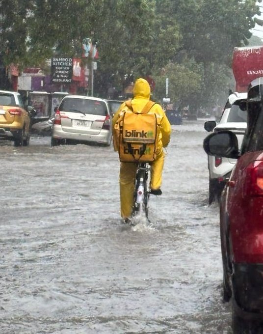 GZ6ruICb0AEomW6?format=jpg&name=small