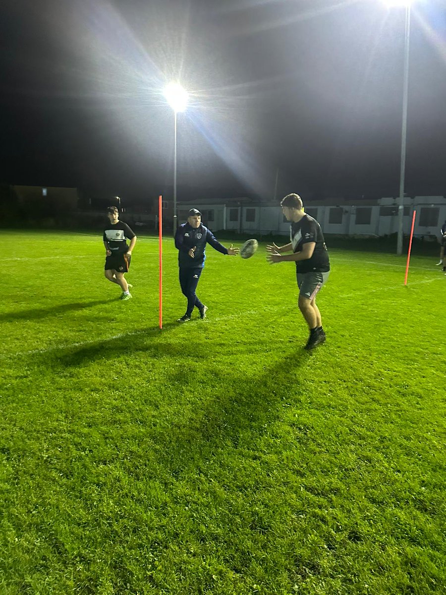 FevFoundation's tweet image. FEV FUTURES | 🏉
The lads from our Fev Futures session last night did some great work! It&apos;s fantastic to see them all putting in the effort. 👏

You can find out more &amp;amp; book online here: featherstoneroversfoundation.org/fev-futures-in…

#RugbyLeague #RugbyLeagueDevelopment #RLDevelopment