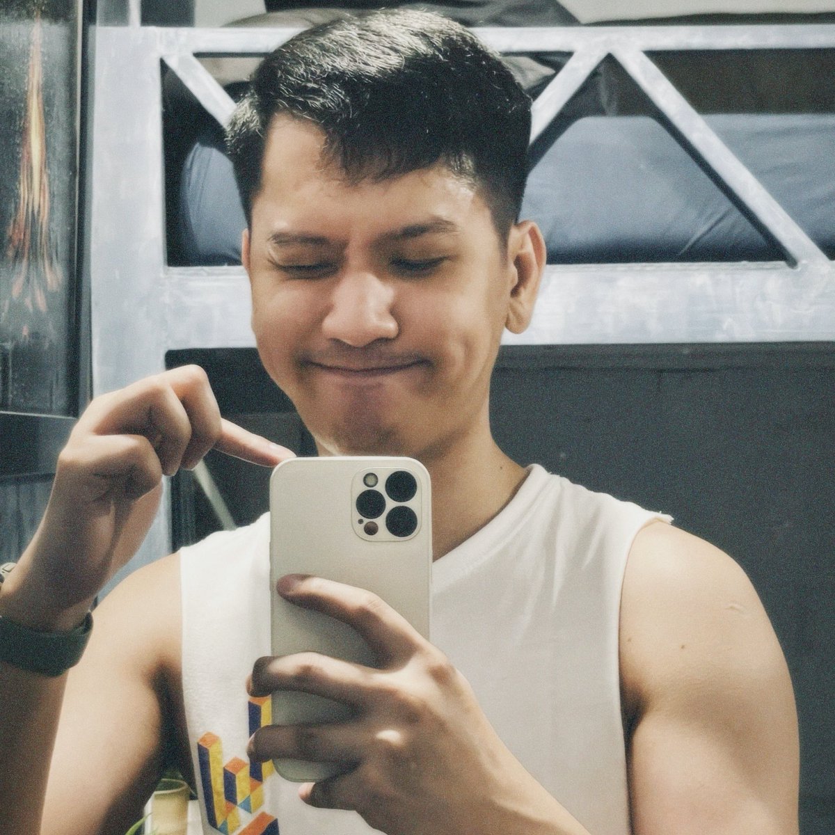 _superRM's tweet photo. [BOYFRIEND APPLICATION]

Name: RM
Age: 32
Occupation: Accountant 
Domicile: PH 🇵🇭
Zodiac: Aquarius ♒️
Height: 5’6”
Hobby: video gaming, live concerts, people watching 👀
Fun Fact: I treat coffee as water 🫥 https://t.co/QfjgbkuiPy