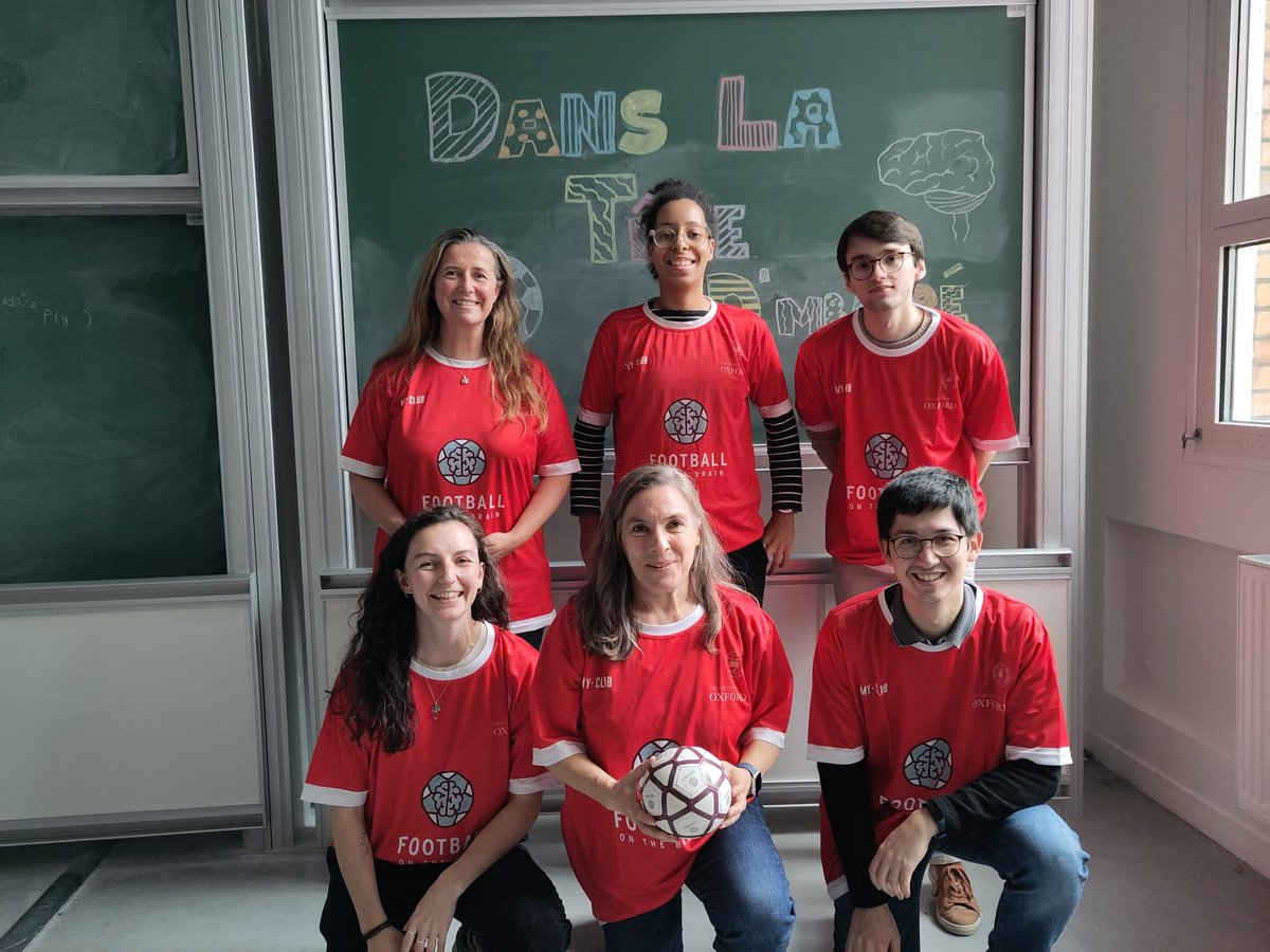 It was so fun being involved in <a href="/FeteScience/">Fête de la science</a> this weekend with <a href="/lsp_ens/">LSP_ENS</a>, talking to kids about how #football can impact the #brain with <a href="/FootballOnBrain/">Football On The Brain</a> ⚽️🧠