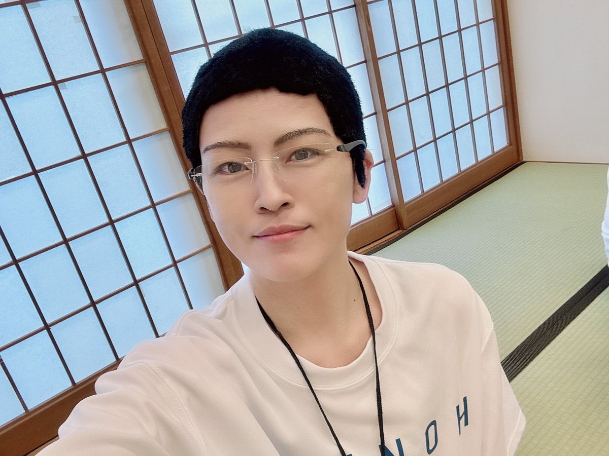 t0myuma's tweet photo. 遅報ですが昨日は素敵な山王合わせにマネージャーで参加させていただいてました〜😌✨
ウィッグとTシャツはもさんに貸していただきました!おかげさまであの強豪山王工高バスケ部員になれました🙏🏻✨
長いレイヤー人生で初めての坊主コスだし初めてのスラダン合わせでした🥰
#1014九州山王合宿 #ymcos https://t.co/PVH3BmyuOF
