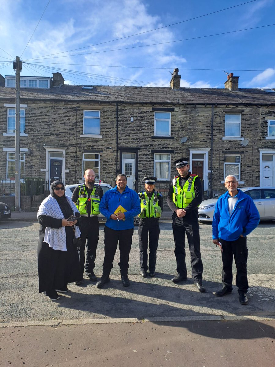 HxCentral Initiative 🧡 (@hxcentral) on Twitter photo Week 5 Park Ward Bonfire Action Day. Our interactive work without partners <a href="/WYP_Halifax/">West Yorkshire Police - Halifax</a> in preparation for bonfire weekend continues. Residents were very happy to see us.c Week 5 Park Ward Bonfire Action Day. Our interactive work without partners <a href="/WYP_Halifax/">West Yorkshire Police - Halifax</a> in preparation for bonfire weekend continues. Residents were very happy to see us.c