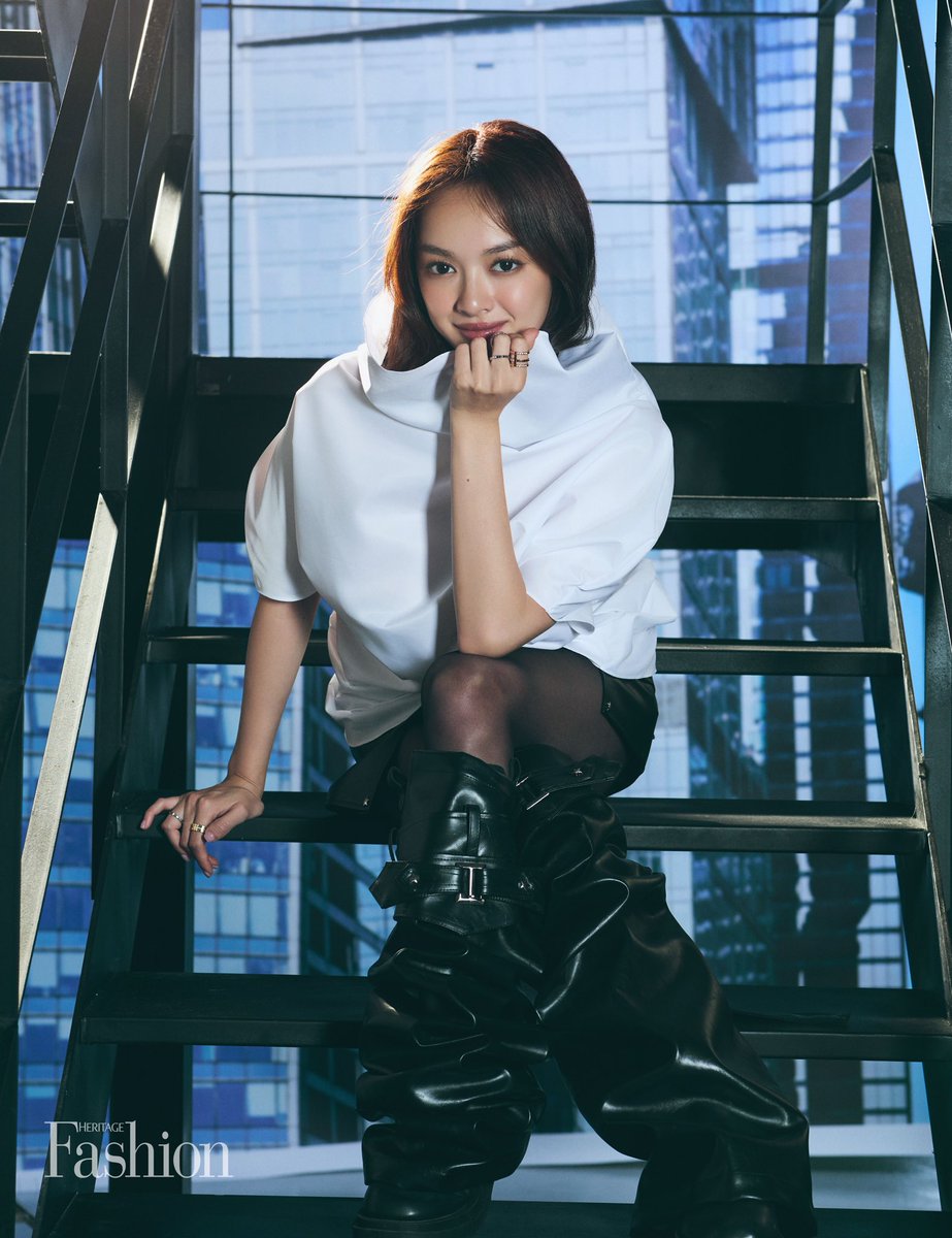 heyditower's tweet photo. Starring @kaitynguyen is wearing Heydi’s outfit from collection No.8 🖤

#HF205 #TimeTravel #EditorsLetter #HeritageFashion

Creative Director DZUNG YOKO
Stylist CHRIS VU
Producer TO THANH LIEM
Makeup VIEN HOAN BINH
Hair TUYET BINH
Lighting KEVIN LC
Retouch HUNG DT https://t.co/Cw96XWpbJM