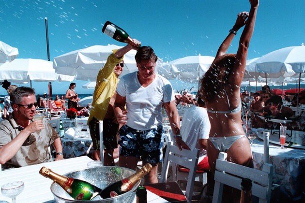 cigarettesummer's tweet photo. swim in champagne https://t.co/zYN5TzSVWH