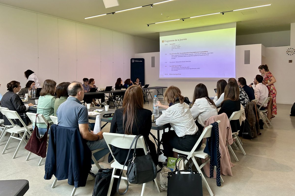 aue_corsica's tweet image. 🏘️ Terza riunione di u Club Urbanisimu in #Portivechju oghje !
🔍 Au programme : retours d’expériences, orientations d’#aménagement et de #programmation (OAP) et consultation en amont de la réalisation d’un #PLU comme projet construit avec la population 🤝🏼 
#ClubUrba #urbanisme