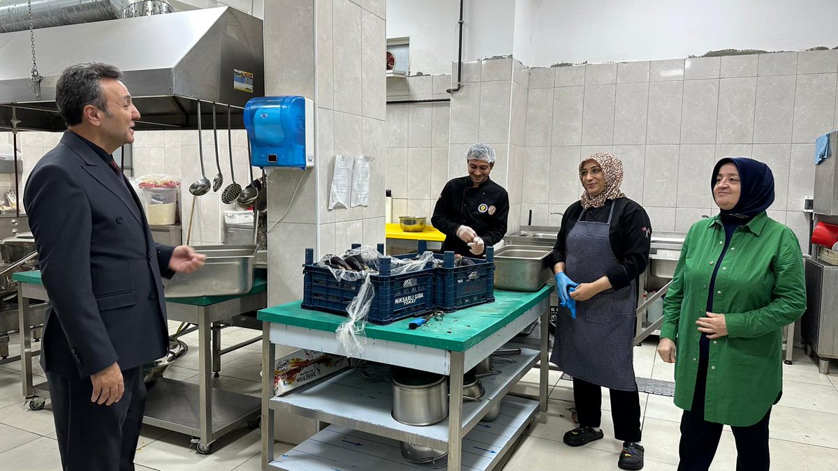 İl Milli Eğitim Müdür Yardımcımız Sayın Abdullah Gürbüz, Maarif Modeli Müfredatı için yapılması planlanan rehberlik ve okul ziyaretleri kapsamında Evliya Çelebi Mesleki ve Teknik Anadolu Lisesini ziyaret etti. 

<a href="/tcmeb/">Millî Eğitim Bakanlığı</a> <a href="/HuseyinKir64/">Hüseyin Kır</a>