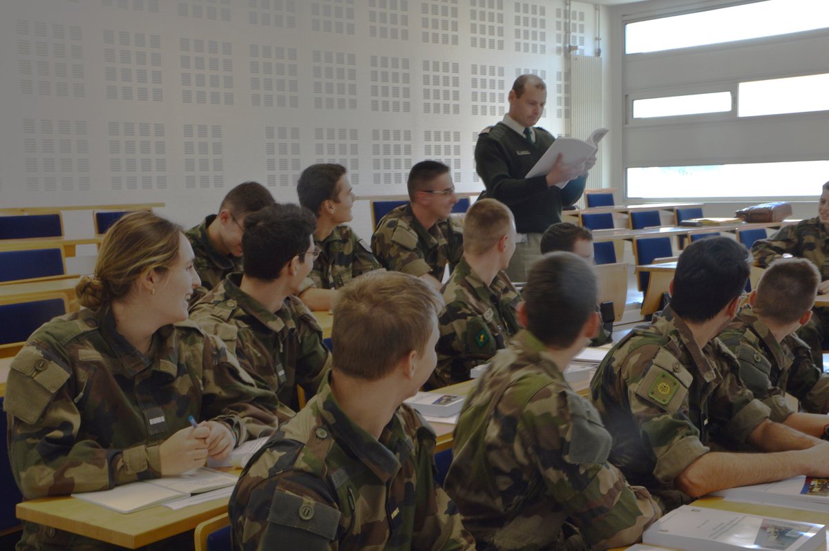 [ #FormationLX I #FormationHumaineMilitaire ]

🪖 La 1ère session de formation des officiers de réserve spécialistes d’état-major au profit des élèves officiers polytechniciens X2023, a eu lieu les 5 et 6 octobre 2024 !