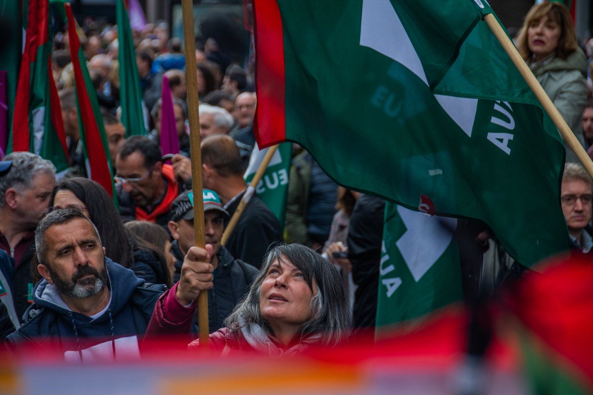 `Anomalías varias´

📑#Opinión de <a href="/XabiAnza/">Xabi Anza</a> al hilo del artículo de José Alberto Pradera publicado un en <a href="/elEconomistaes/">elEconomista.es</a>  titulado «Una anomalía sindical a corregir».

labur.eus/R6N9C

"Queda meridianamente claro en su reflexión que ni UGT, ni CCOO, ni LAB representan un