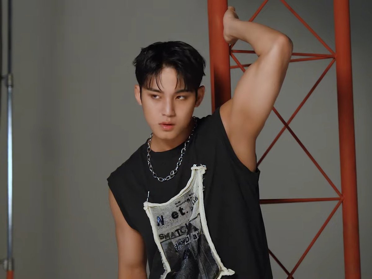 mingyuHQpics's tweet photo. jacket behind the scenes ☆ https://t.co/v9xvDWMMQT