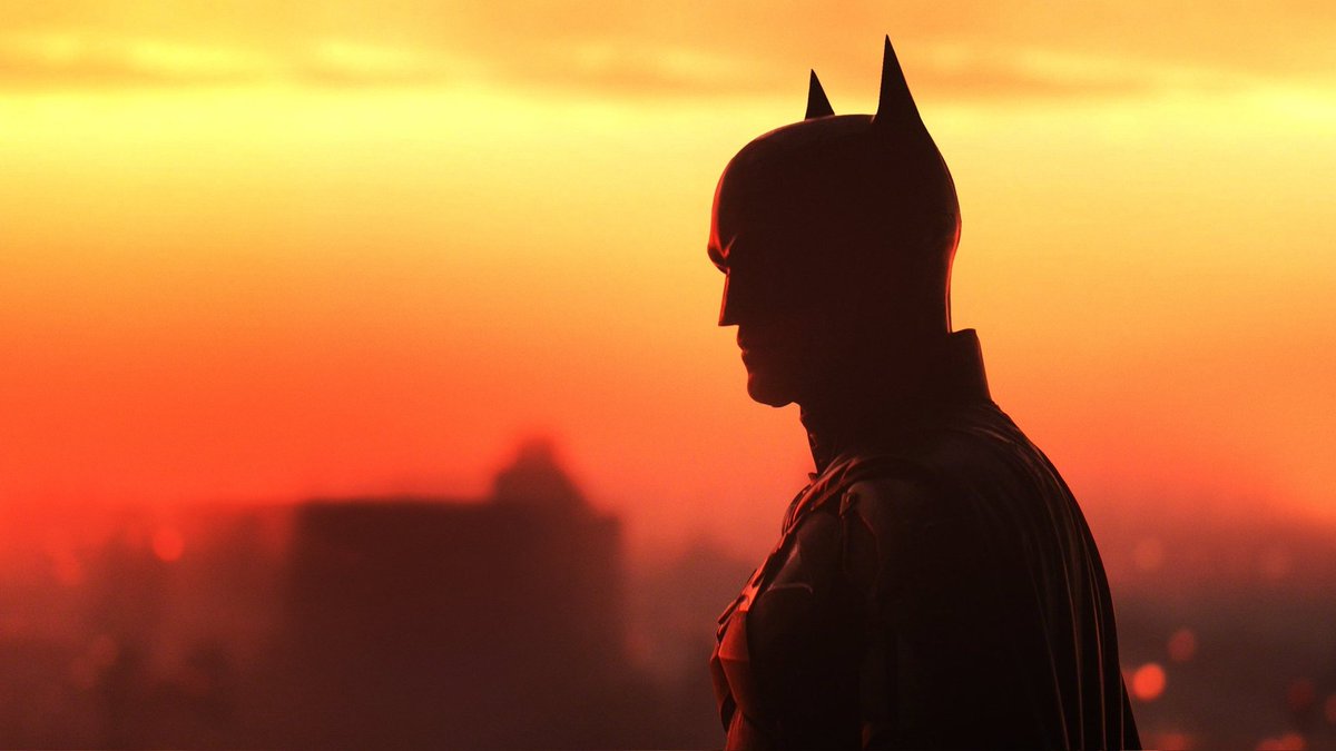 CineverseX's tweet photo. Batman’s cowl has hidden microphones that allow him to eavesdrop on criminals from a distance. And despite his wealth, Bruce Wayne has mastered 127 martial arts forms to keep Gotham safe! 🦇
#BatmanTrivia #DarkKnight https://t.co/eZUXjivoDU