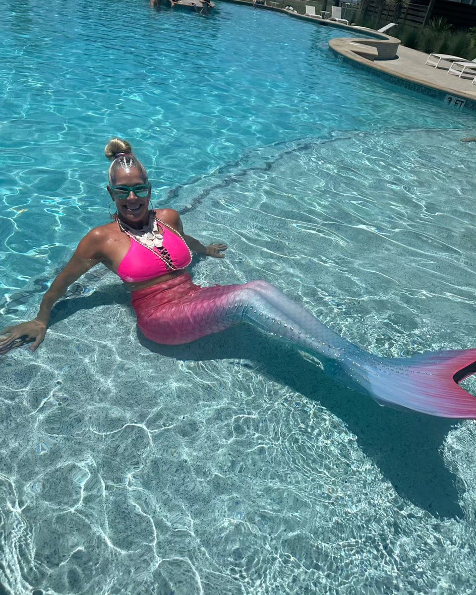LivelyBeach's tweet photo. 🧜‍♀️✨ Who says you can’t be a mermaid for a day? 😉✨

Whether you're here to relax by the water or dive into a world of fun, there's always something magical happening at Lively Beach.

📸 @paradisemermaids_cctx https://t.co/XJWD8Yexyv