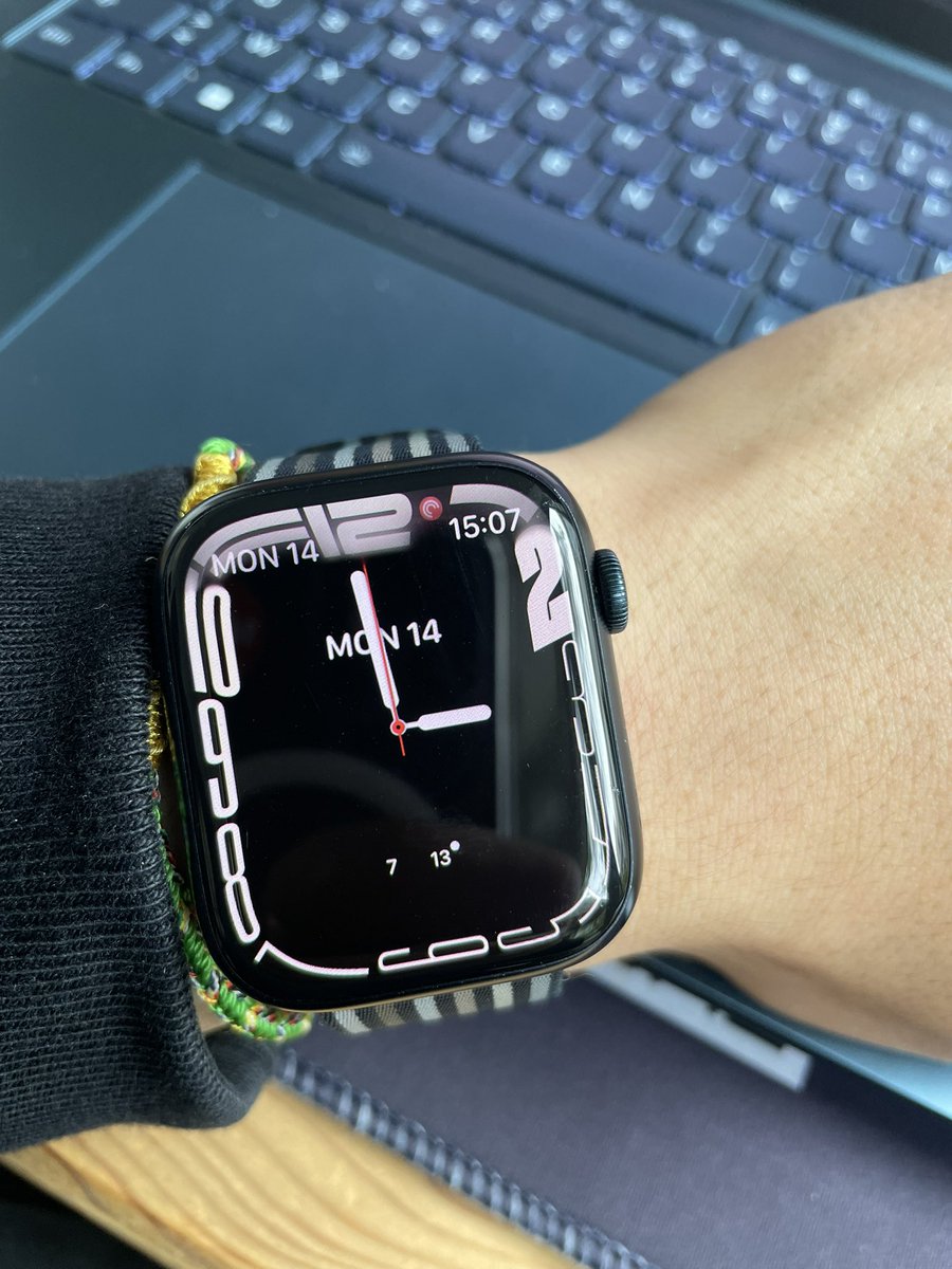 Unclest_Pan's tweet photo. Wtf is this bug on #AppleWatch https://t.co/1kelxDbDvs