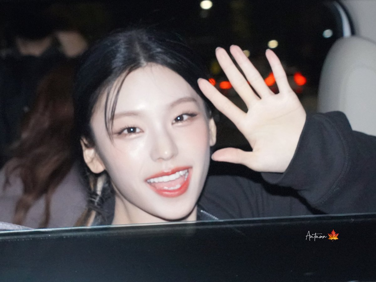 241015 웬디의영스트리트  퇴근

수고했어🤲🏻

#있지 #ITZY #예지 #YEJI