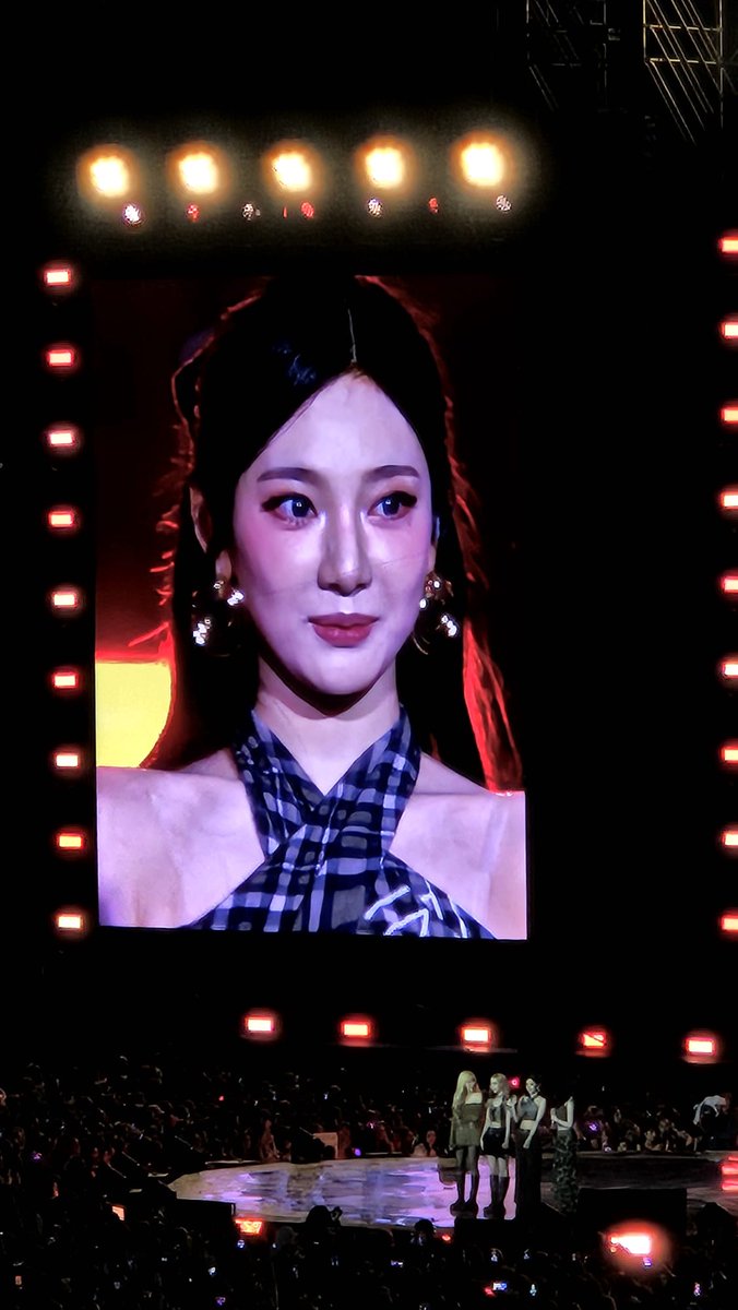 morkebla_'s tweet photo. Experiencia increíble en el music bank💫✨ creo que me va a costar mucho superar esta resaca emocional❤️‍🩹

#MUSICBANKINMADRID https://t.co/c2anID4WaD