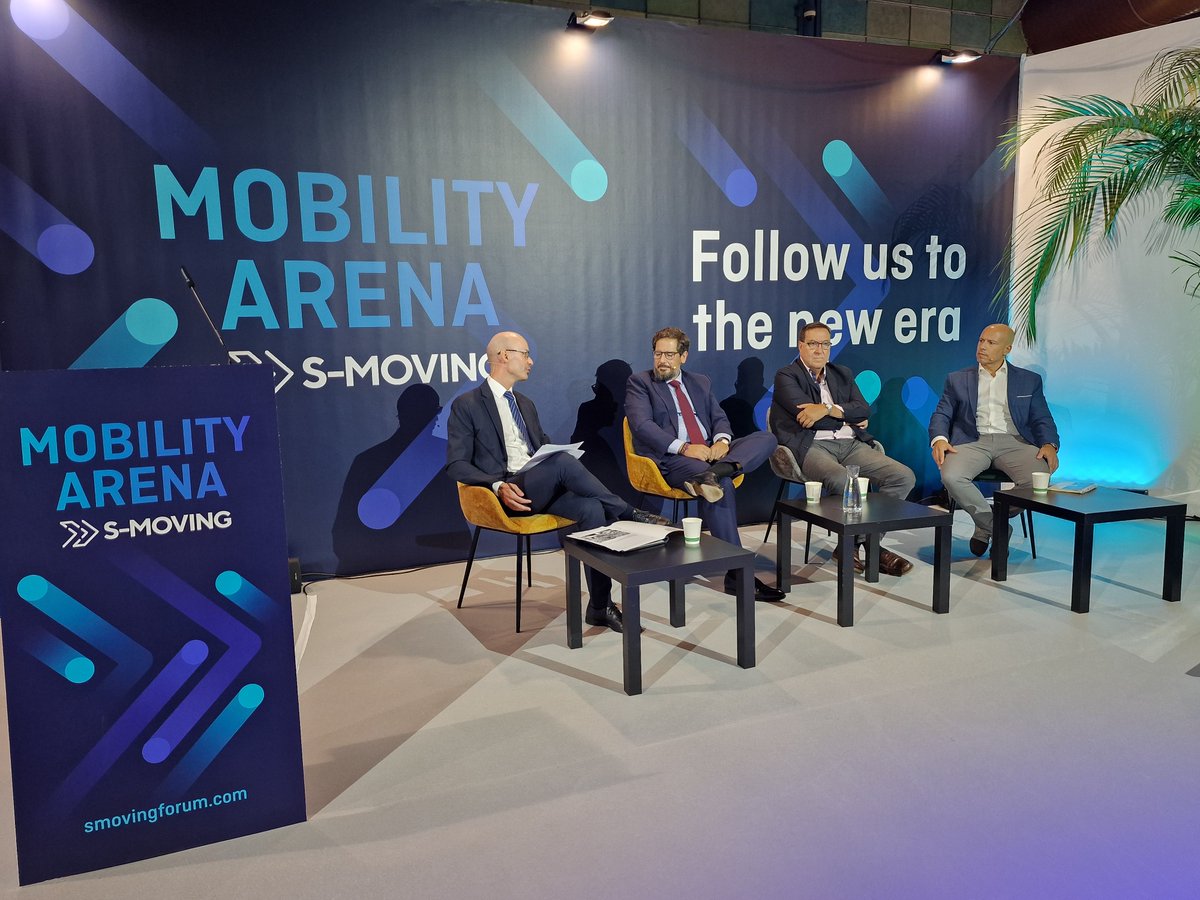 🚦 Uno de los espacios principales dentro del #programa de esta edición de Greencities &amp; S-Moving, Urban Intelligence and Smart Mobility, ha sido: 🔴 MOBILITY ARENA: Movilidad inteligente y sostenible, urbana, conectada, eléctrica, autónoma.