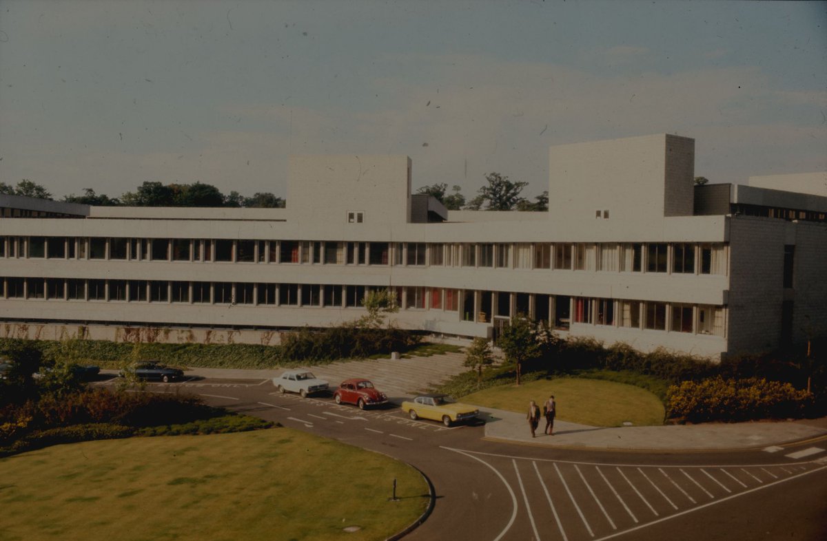 unistirarchives's tweet photo. A colourful view of Cottrell Building and Queens Court @StirUni c1971
Colour slide recently digitised with our #StirScanStudio
@StirAlumni @stirlingunion @ustirhistpol @artatstirling
#CultureOnStirCampus https://t.co/7FMns1fvO7