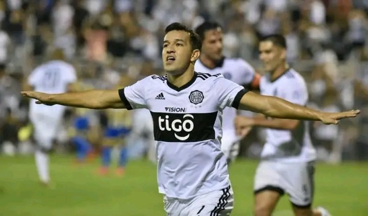 Feliz cumpleaños querido <a href="/10NestorCamacho/">Nestor Camacho</a>!! 
Gran abrazo franjeado!... ⚪️⚫️⚪️