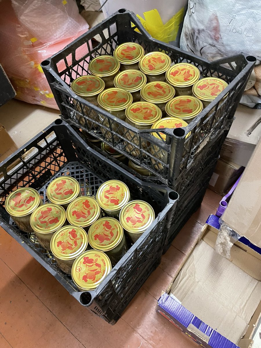 Work in the kitchen is ongoing.
We are actively preparing pâtés and canned stewed meat for the military.
We are also continuing to peel vegetables for the meals🫶💙💛
#Ukraine
#VolunteerWork
#NAFOfellas