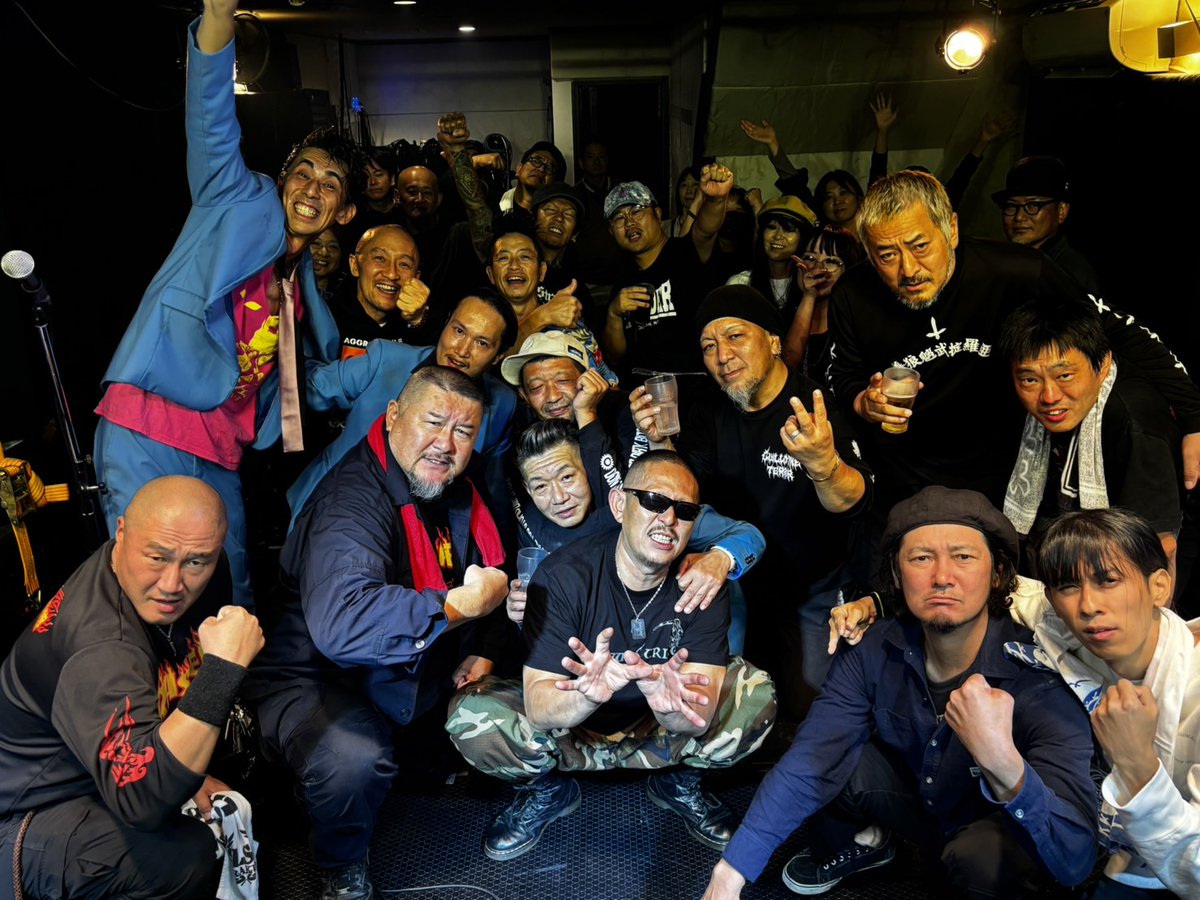 Kaminari3969's tweet photo. THEひょうろく玉企画、埼玉會は今回で四回目。
バースペースで食べる滅流辯食堂の美味いフードと麦酒、そしてローカルな緩い空気と、R&amp;R、Oi、SKIN、HARDCORE
このごちゃ混ぜ感がこの企画��魅力だな。 https://t.co/G4sPVr0tD2