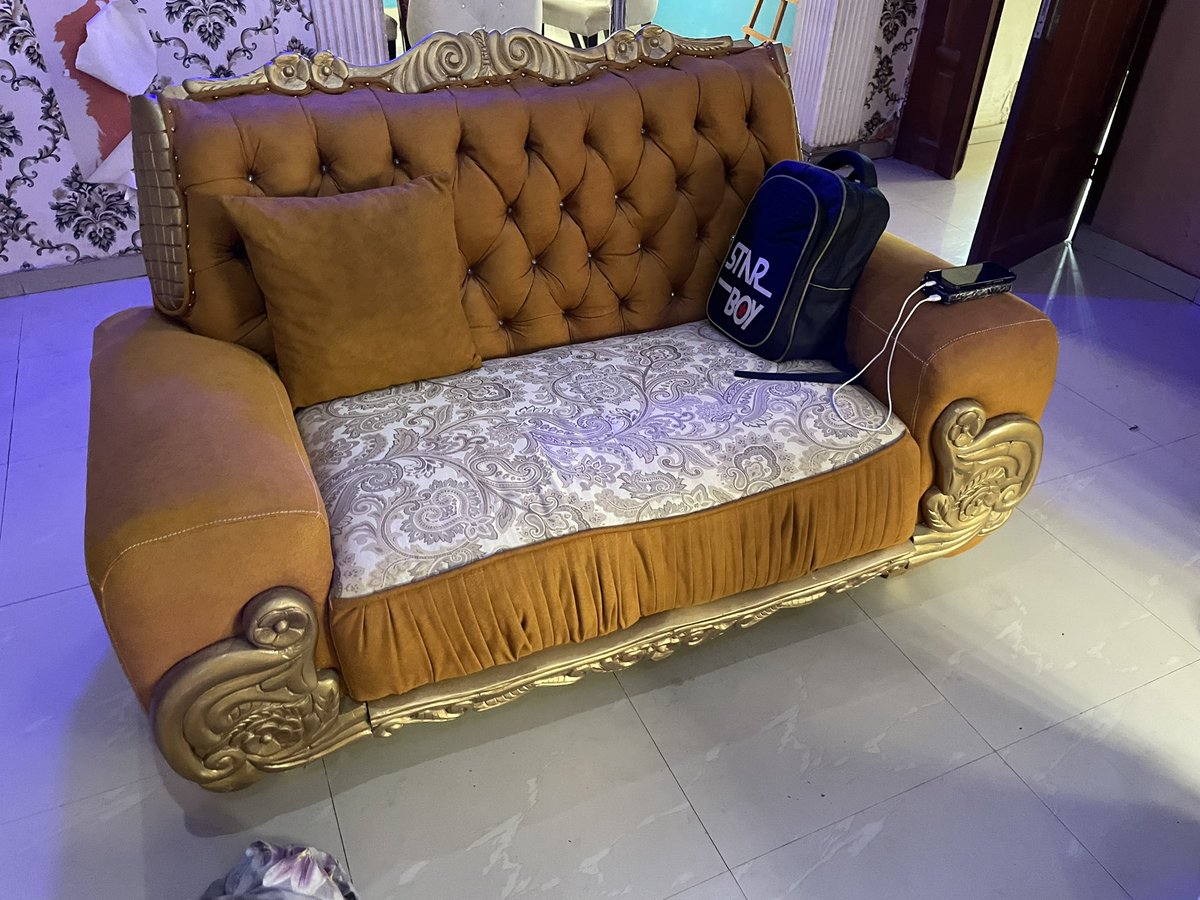 AlabiSamson's tweet image. Set of chair for sale 
Location : otta 
Price :350k 
Conditions: fairly used