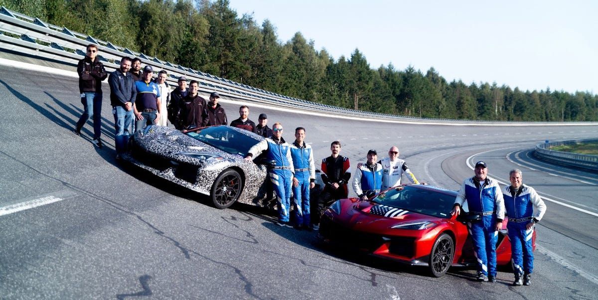 RoadandTrack's tweet photo. The C8-Generation Corvette ZR1 tops out at 233 MPH.
https://t.co/tX6RbgeGRE https://t.co/T8J8reSkEV