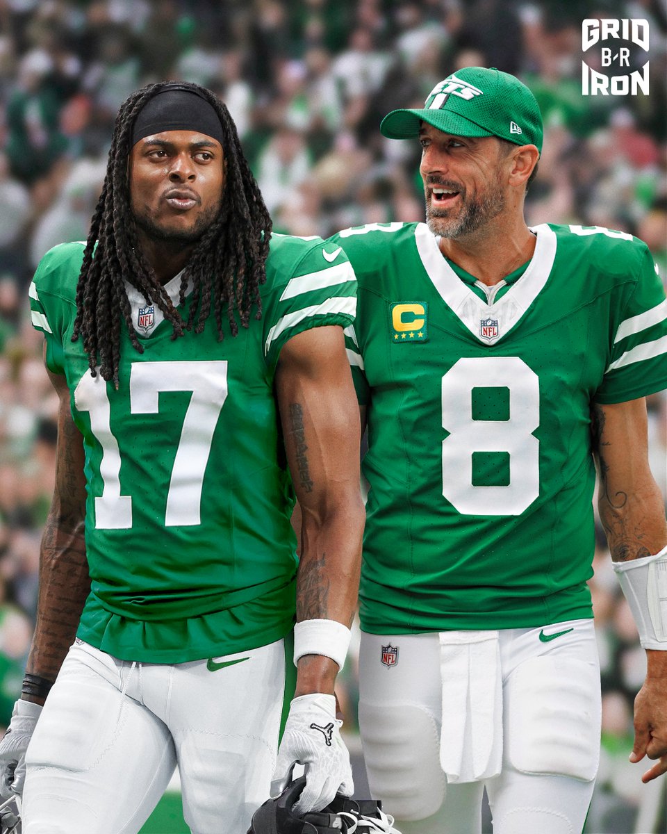 BREAKING: Raiders are completing a trade to send Davante Adams to the Jets, per <a href="/RapSheet/">Ian Rapoport</a>

Adams and Rodgers reunited 🤯 <a href="/brgridiron/">B/R Gridiron</a>