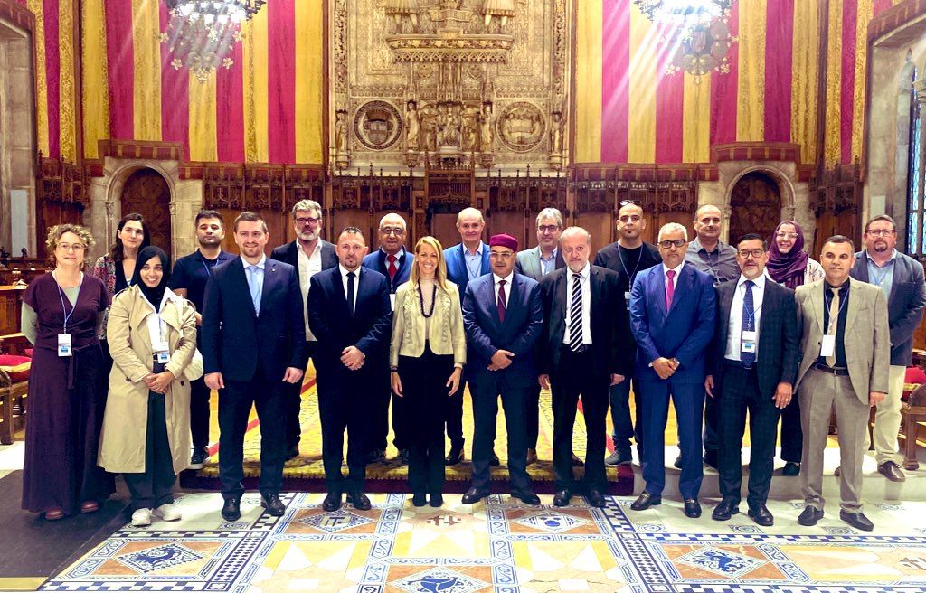 Finally, all member cities representatives introduced themselves and the main challenges of their #Mediterranean cities. They realized how much they have in common in terms of #climatechange adaptation. The #BarcelonaAcademy brings them a nice opportunity to know each other and
