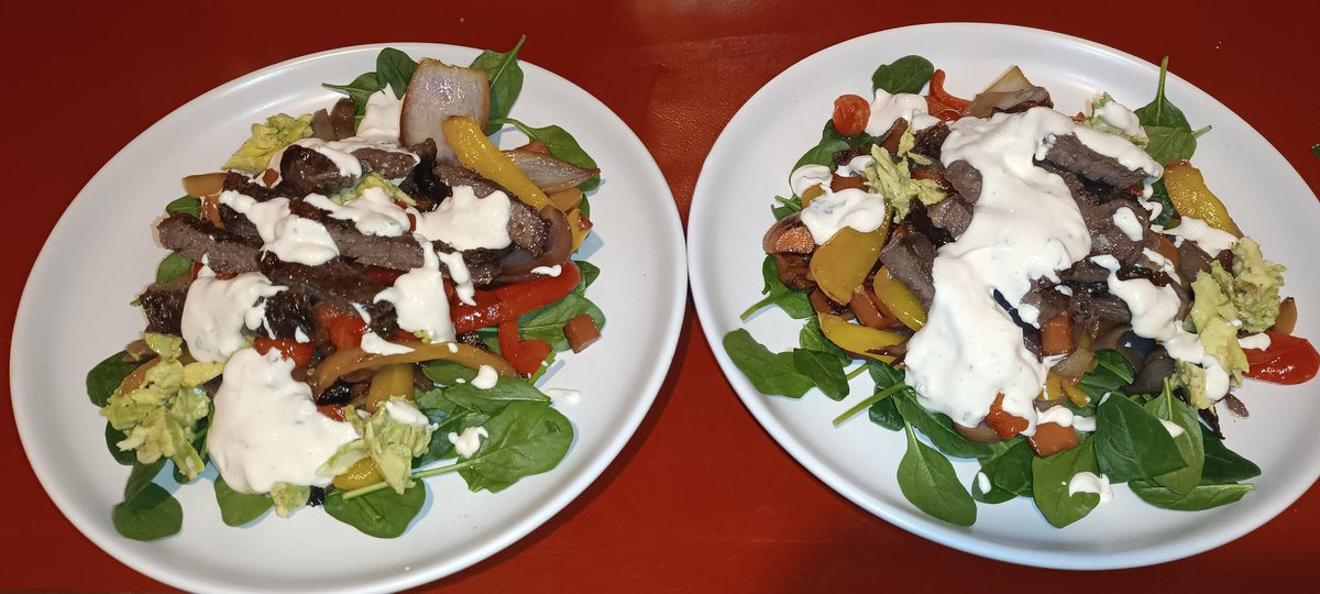 pennyluvu1D's tweet image. #cooking at home with @smeaton_james 👩🏼‍🍳👨🏼‍🍳🍲
(Delicious dishes we've made so far) Part 4: 

-Image descriptions available-