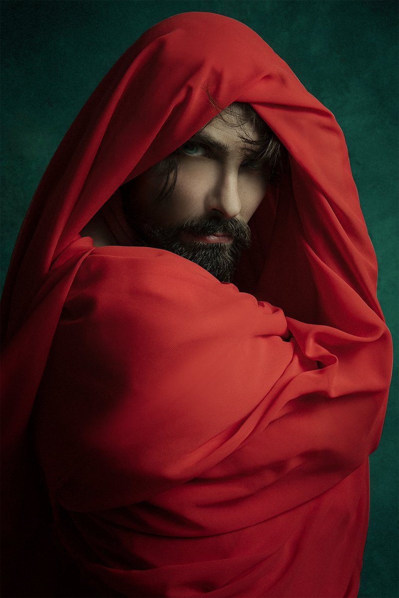 artmajeur's tweet photo. ๐ด Red: From Figurative to Abstract
Four images, one journey into red: from form to dissolution.
Artists featured in this post:
1) L'Individu
2)Mathilde Oscar
3)Viktor Artemev
4)Carmen Carbonell
#RedArt #FigurativeToAbstract #PhotographyInFocus https://t.co/XWK4xUvvSZ