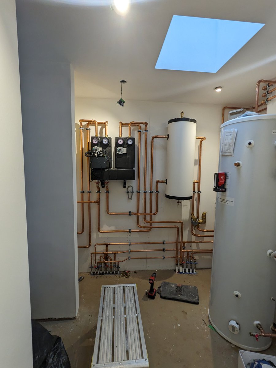 Pre commission day on this <a href="/ViessmannCS_UK/">Viessmann Climate Solutions UK</a> heat pump install in #weymouth Last few remaining bits of lagging to do then over to the viessmann engineer.