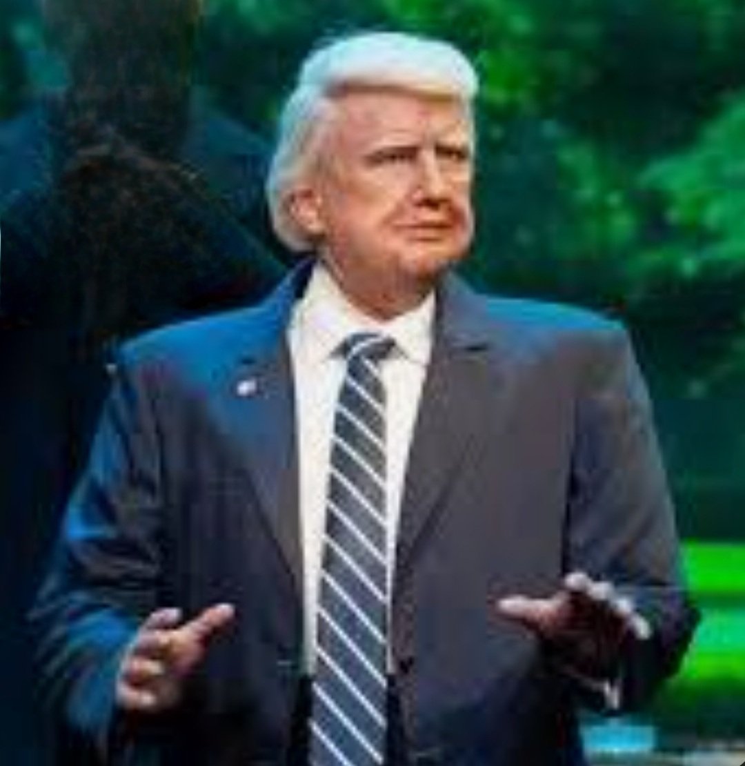 derikv's tweet image. That's  #WeirdAFAudioAnimatronicTrump weaving back and forth moronically... @realDonaldTrump-#aDump!