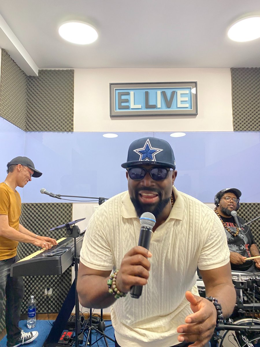 ellivebands's tweet photo. Hey Bangkok, we're getting ready to light up your stage! Can't wait!
🔗https://t.co/MYVLzwSzQI
#elliveProductions #gigforlife #LuxBand #rehearsal https://t.co/FHbfjbBtkM