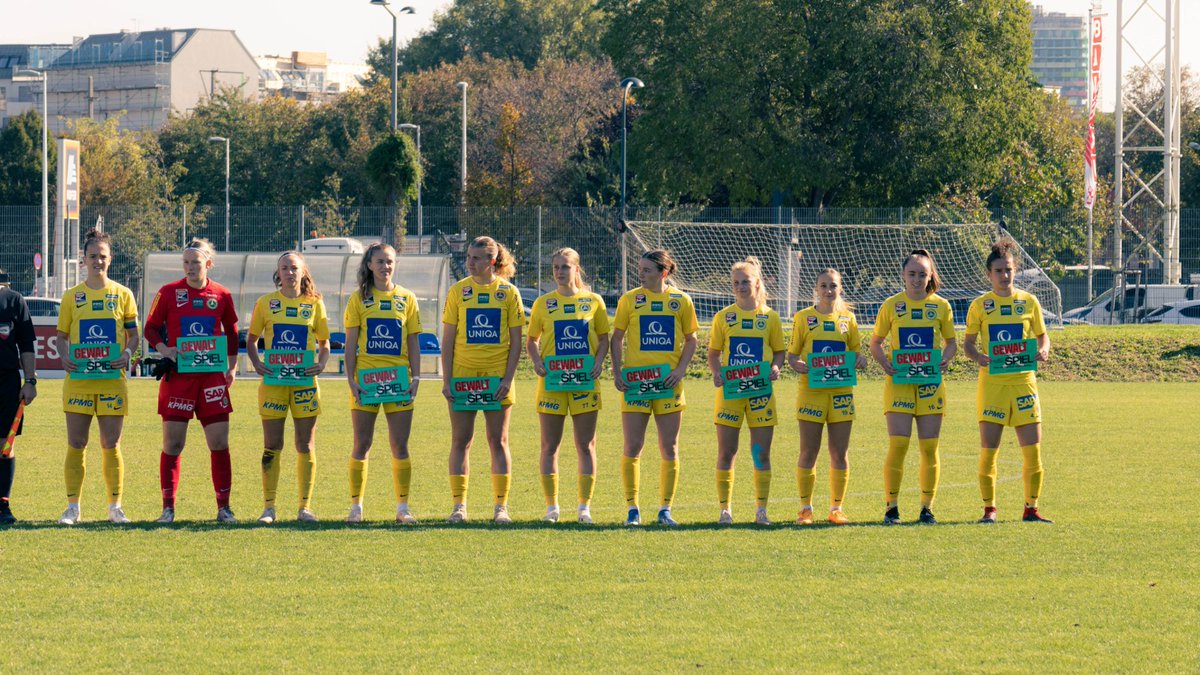 First Vienna FC 1894 (@firstviennafc) on Twitter photo Die Vienna unterstützt die <a href="/fairplayVIDC/">fairplay Initiative</a> Aktionswochen! 💙💛
Sportvereine in ganz Österreich sind aufgerufen, gemeinsam gegen Gewalt, Sexismus und Hass aufzutreten!
Das Ziel der Kampagne ist, öffentliches Bewusstsein zu stärken. 🙌⚽
#ViennaFamily #Frauenpower Die Vienna unterstützt die <a href="/fairplayVIDC/">fairplay Initiative</a> Aktionswochen! 💙💛
Sportvereine in ganz Österreich sind aufgerufen, gemeinsam gegen Gewalt, Sexismus und Hass aufzutreten!
Das Ziel der Kampagne ist, öffentliches Bewusstsein zu stärken. 🙌⚽
#ViennaFamily #Frauenpower