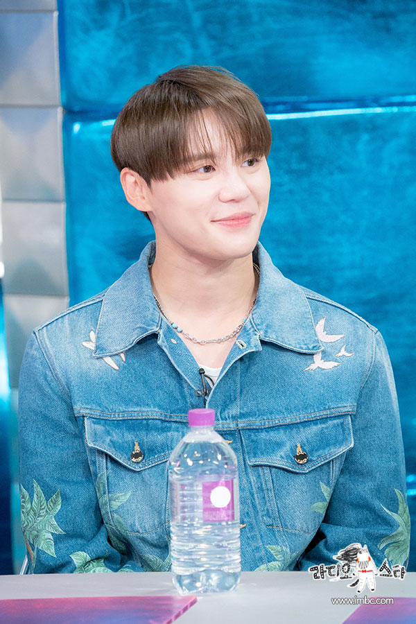 DBSKINFOBR's tweet photo. 📸 Junsu no epi 883 do programa Radio Star (MBC)

🔗 https://t.co/TwvxthPbik https://t.co/wPcA7PAmkn